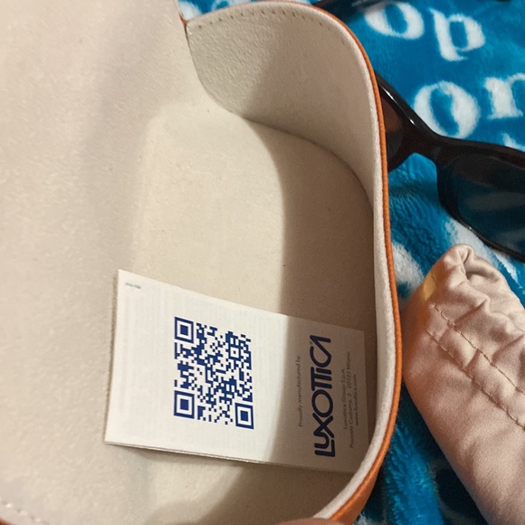 ❤️ TORY BURCH SUNGLASSES Brand new w/case & dustcloth ❤️ - Picture 5 of 6